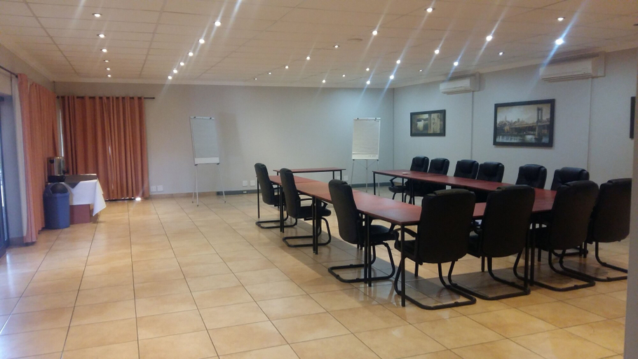 Food & Drinks, Europrime Boutique Hotel, Ekurhuleni