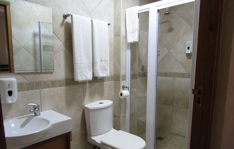 Bathroom 4, Europrime Boutique Hotel, Ekurhuleni