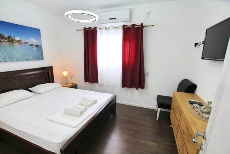 Bedroom 2, Arendalzrail Apartment Balfour 25