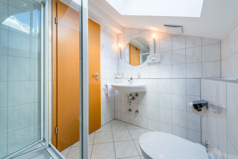 Bathroom 4, Hotel Neudeck, Oberallgäu