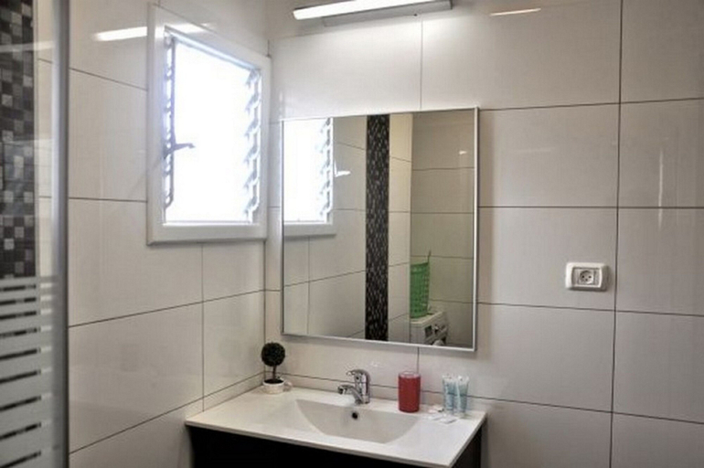 Bathroom 5, Arendalzrail Apartment Balfour 25