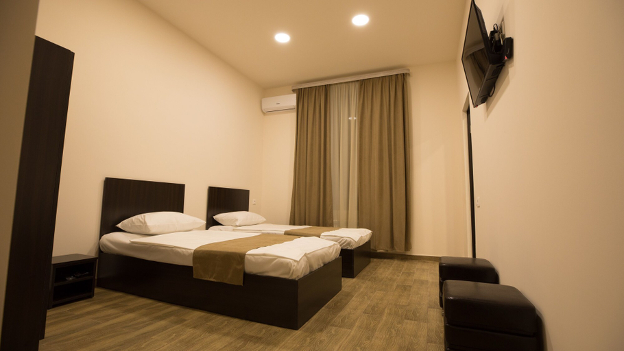 Bedroom 2, 5 Rooms Mini-Hotel & Tours, Yerevan