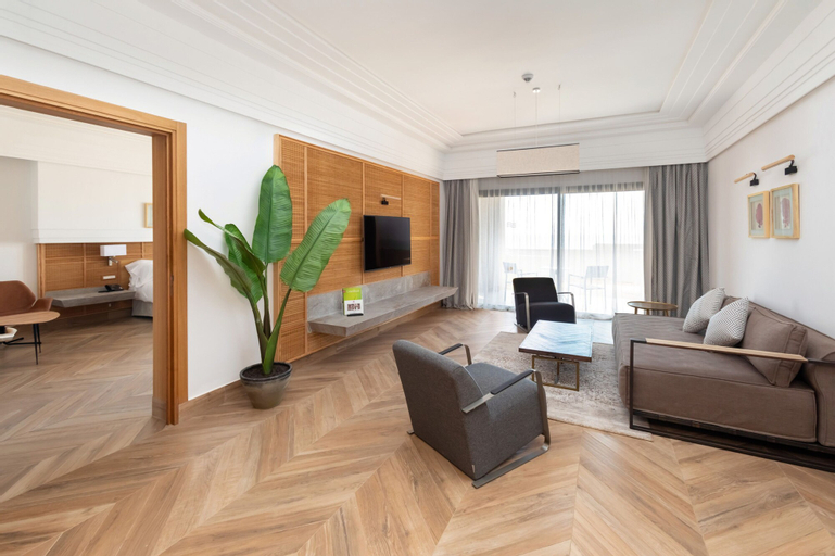 Living Room 13