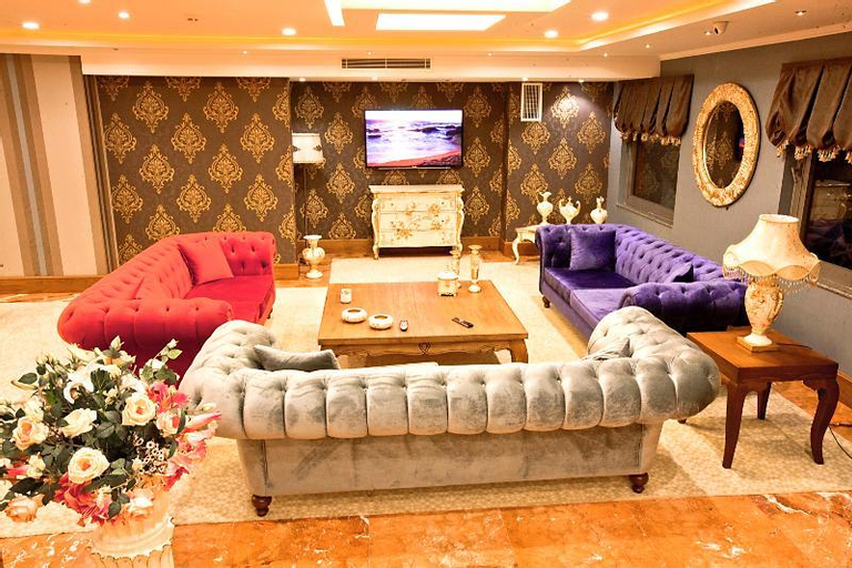 Panagia Suite Hotel, Merkez