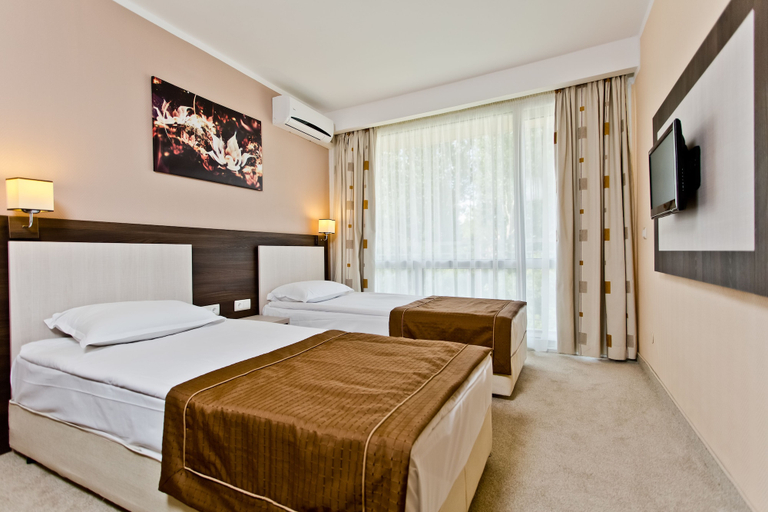 Bedroom 4, Dit Evrika Beach Club Hotel - All Inclusive, Nesebar