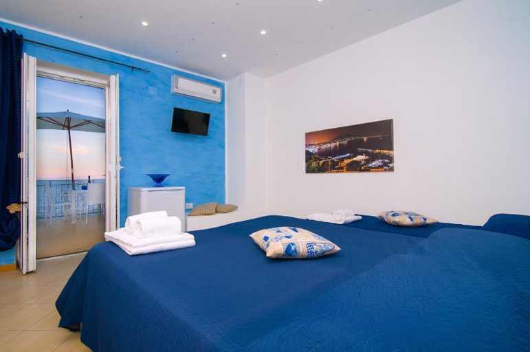 Bedroom 3, Pensione Zio Attilio, Salerno