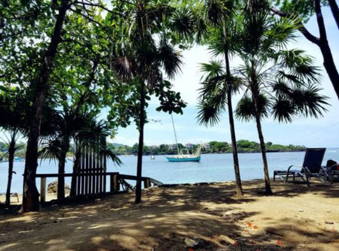 Half Moon Resort - Adults Only, Roatán