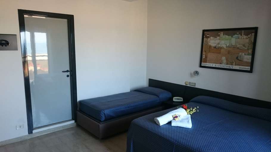 Bedroom 4, Hotel Grand Meeting, Rimini
