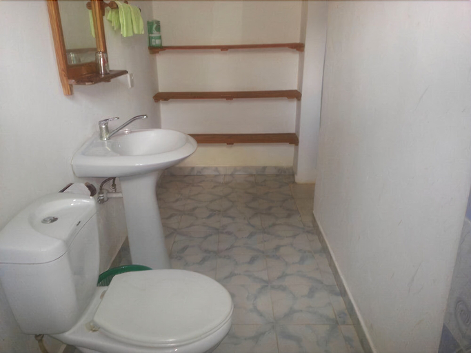 Bathroom 5, Family Beach Bungalows, Kaskazini 'B'