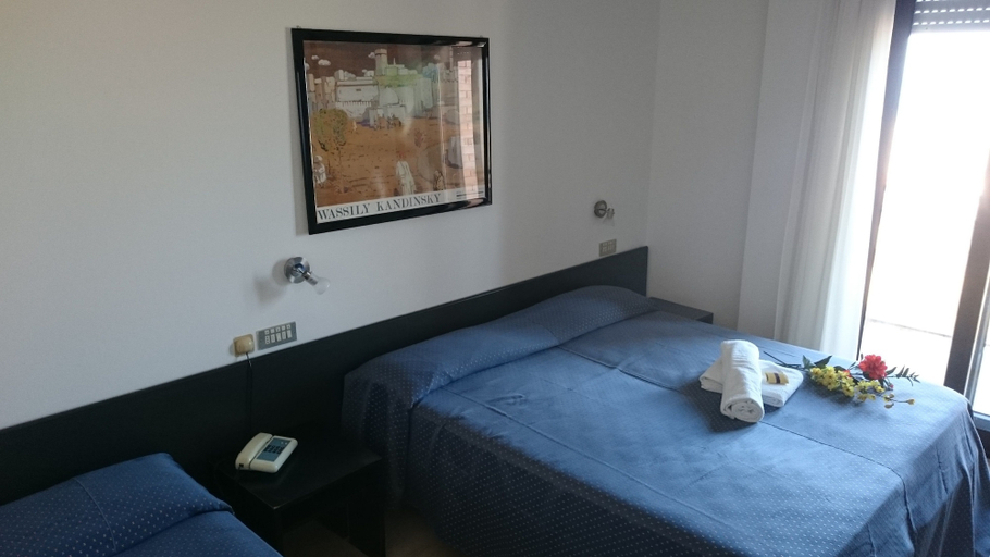 Bedroom 5, Hotel Grand Meeting, Rimini