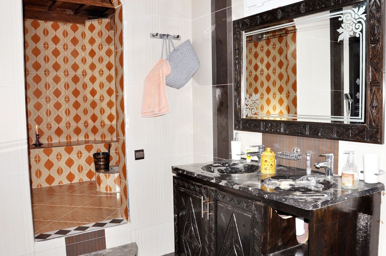 Bathroom 4, Azul Guest House Taghazout Bay - Hostel, Agadir-Ida ou Tanane