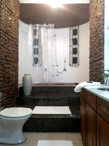 Bathroom 4, ACasaRosa Hostel, Praia Grande