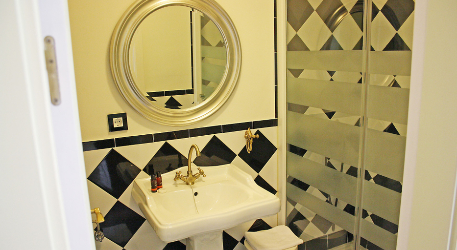 Bathroom 4, La Casa Azul B&B Apartments, Málaga