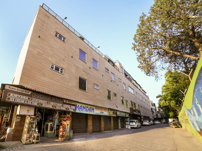 OYO 2361 Hotel Gopi Nath The Grand, Karnal