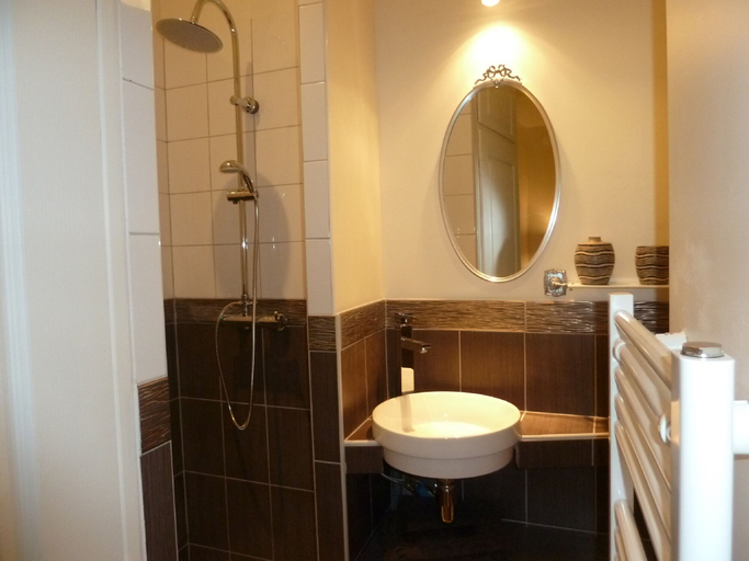 Bathroom 3, Lyon Faubourg - Saint Priest, Rhône