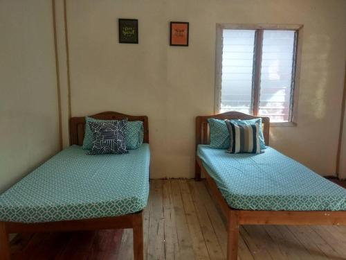 Nelmann's Nipa Huts, San Vicente