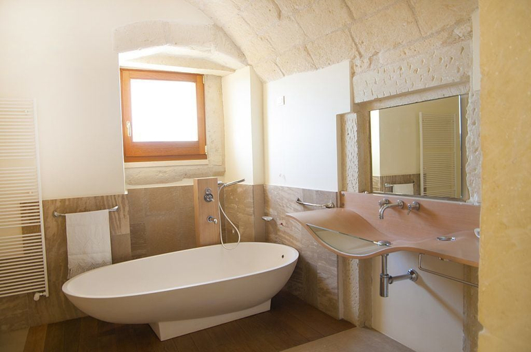 Bathroom 4, Masseria La Millenaria, Lecce