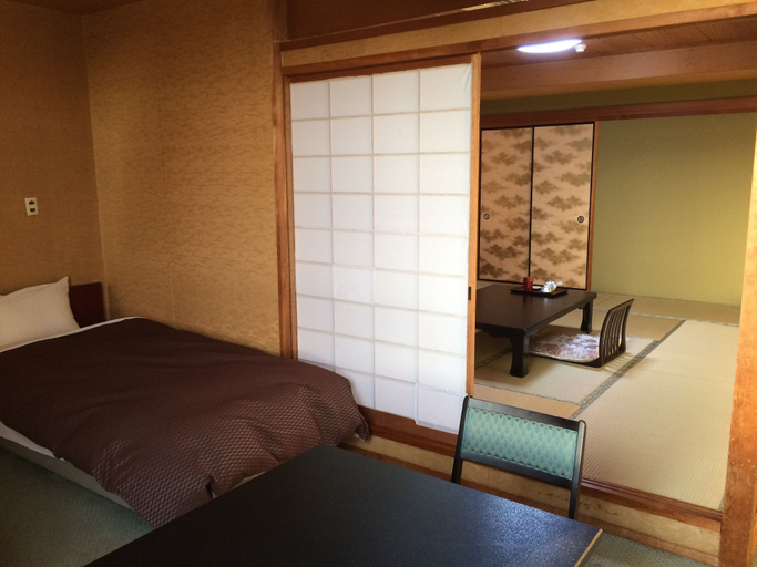 Bedroom 4, Kashikojima Grand Hotel, Shima