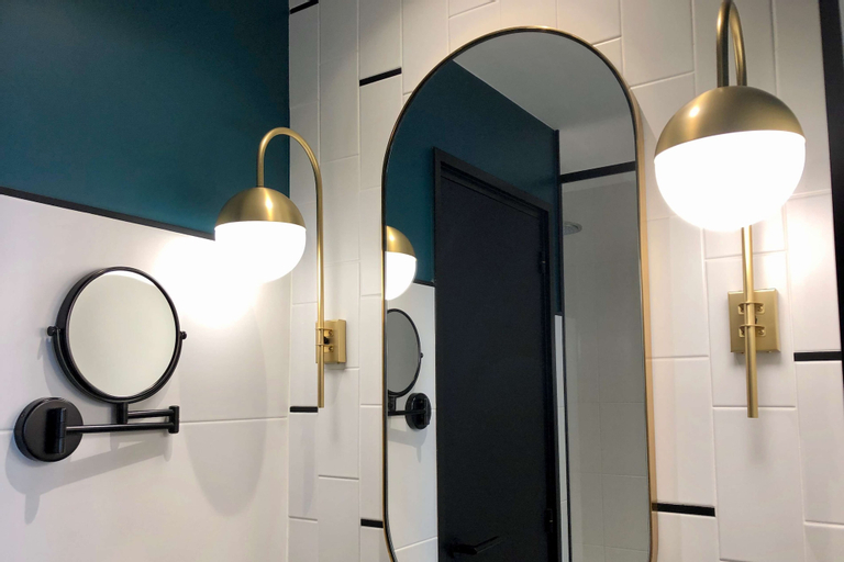 Bathroom 19