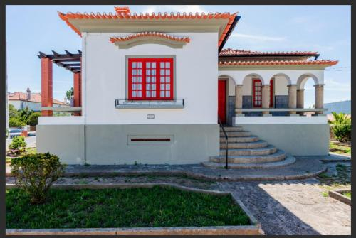 Beach House with Swimming Pool, Vila do Conde