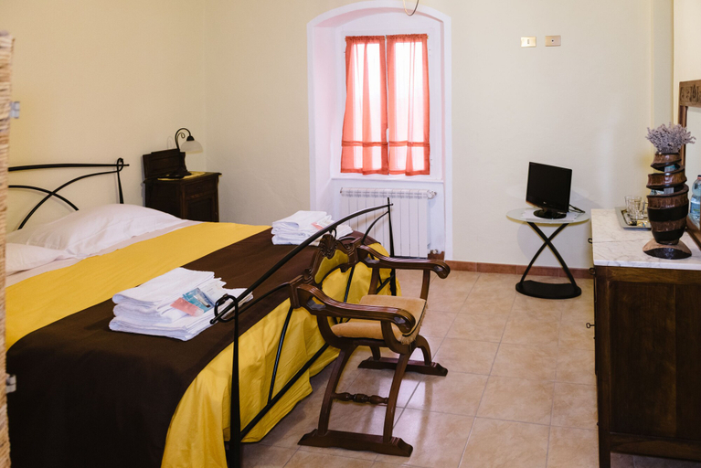 Bedroom 3, Alchimista bb Borgo Marciano, La Spezia