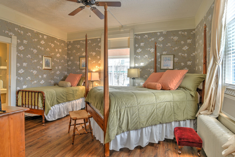 1898 Waverly Inn, Henderson