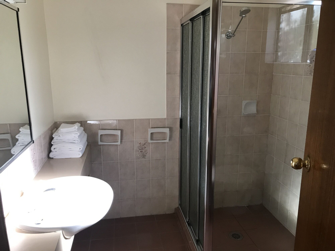 Bathroom 6