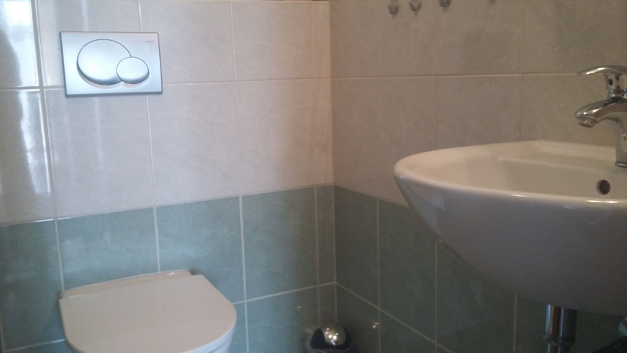 Bathroom 3, Apartment Nedrik, Semily