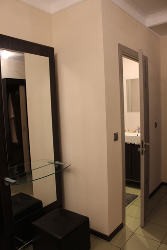 Bathroom 5, Irion, Eastern