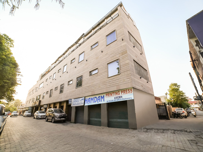 OYO 2361 Hotel Gopi Nath The Grand, Karnal