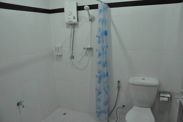 Bathroom, Queen Palace Hotel, Mae Sot
