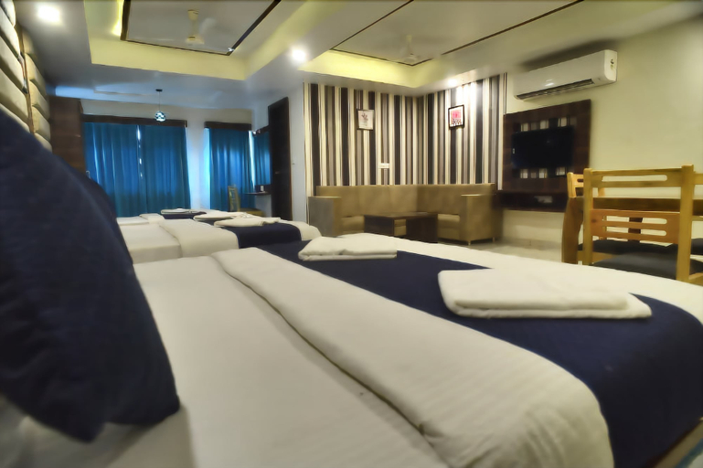 Bedroom 2, Hotel Royal King, Vadodara