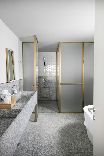 Bathroom 5, Tsingpu Yangzhou Retreat, Yangzhou