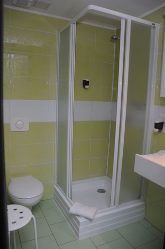 Bathroom 5, Green Hotel Budapest, Budapesti