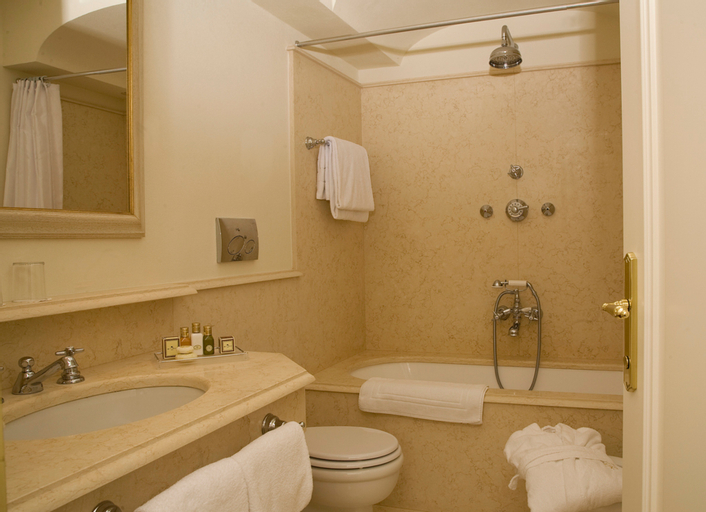 Bathroom 4
