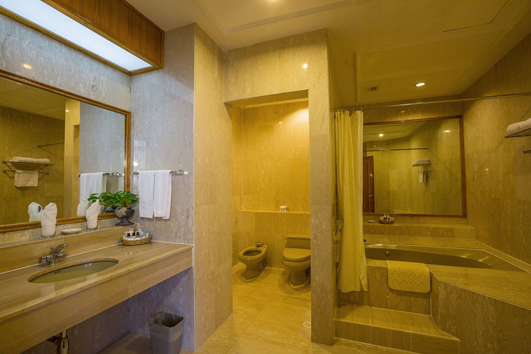 Bathroom 5, Copthorne Orchid Hotel Penang, Penang Island