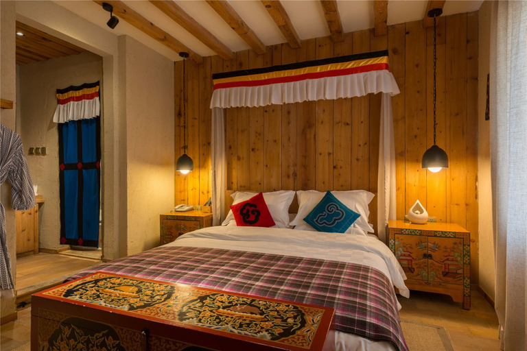 Bedroom 3, Blossom Hill Inn, Dêqên Tibetan