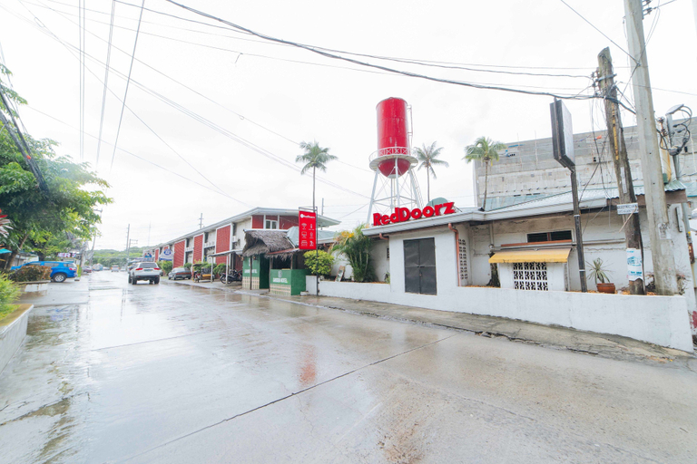 Exterior & Views 2, RedDoorz Premium @ Clarkview Angeles City, Angeles City