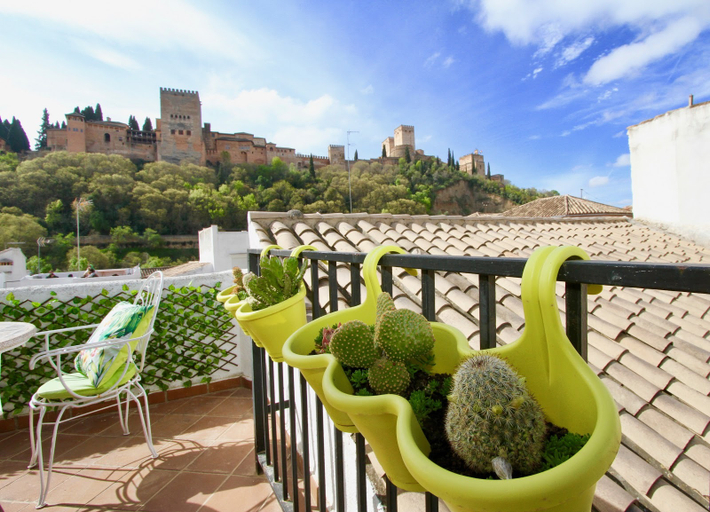 Exterior & Views 2, Paseo de los Tristes, Granada