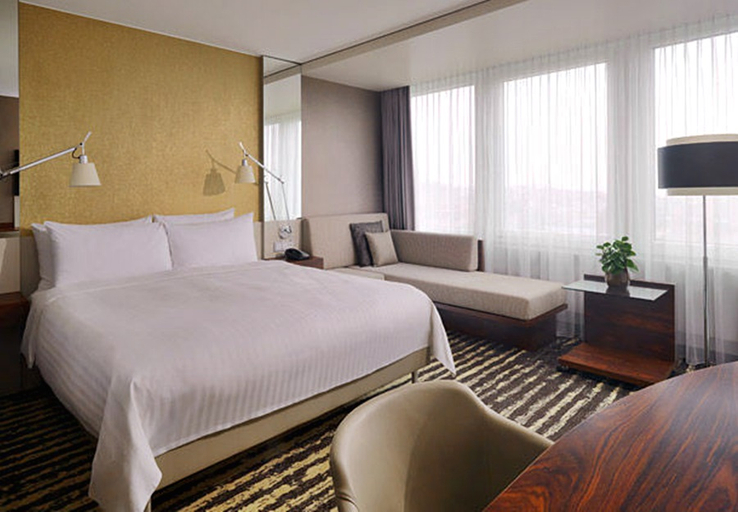 Bedroom 2, Marriott Hotel Zurich, Zürich