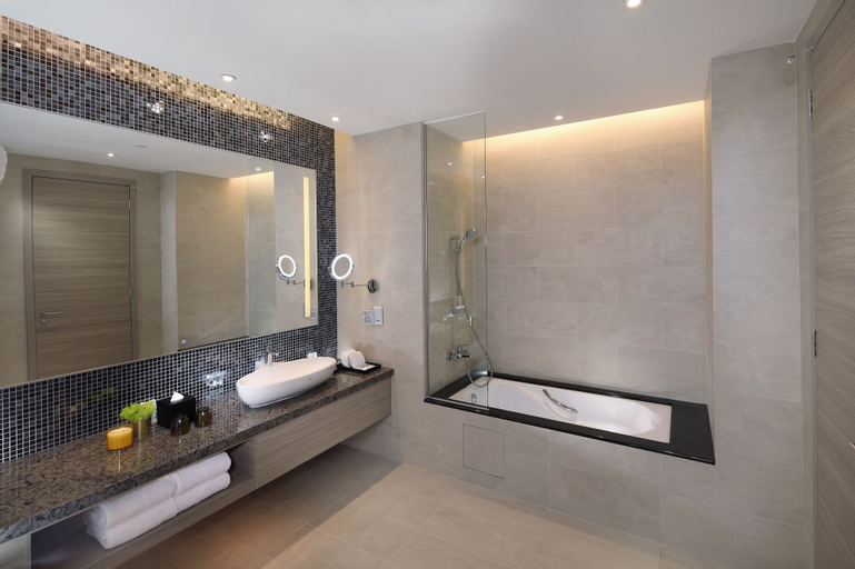 Bathroom 13