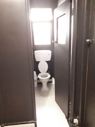 Bathroom 3, BoBs Hostel, Taupo