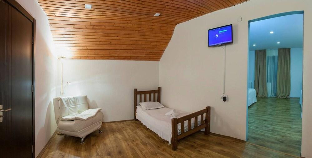 New White House, Borjomi