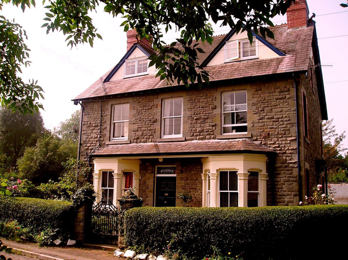 Exterior & Views 1, Rosedale Retreat B&B, Powys
