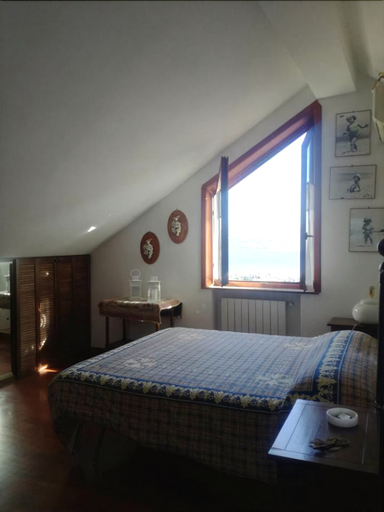 Bedroom 5, Villa Grande, Messina