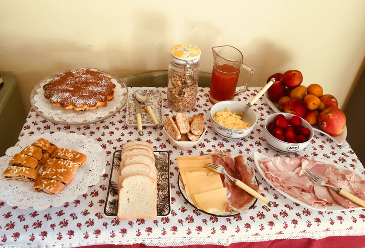 Food & Drinks 5, B&B La Finestra Sul Campanile, Macerata