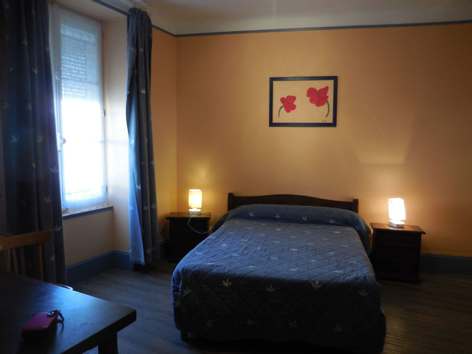 Bedroom 2, Hotel de la gare, Nièvre