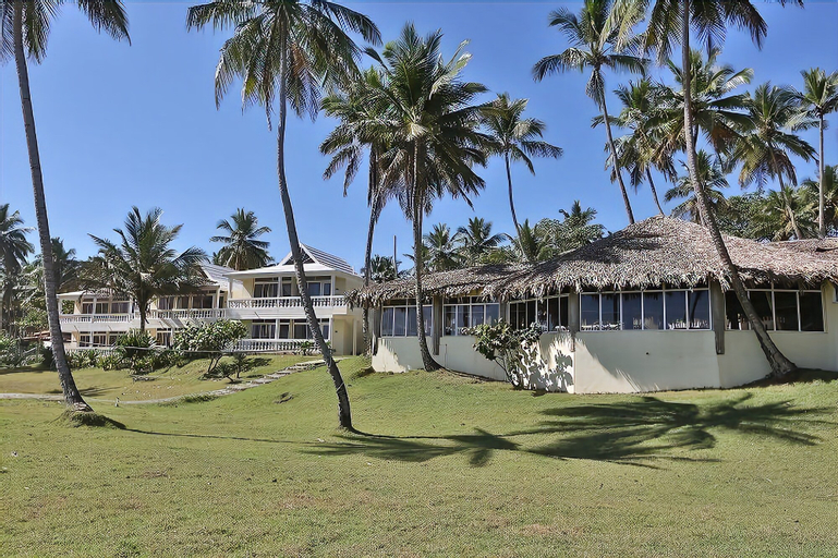 The Beachcomber at Las Canas, Gaspar Hernández
