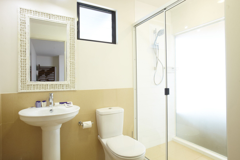 Bathroom 4, Beached on Magnetic, Magnetic Island