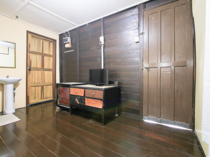 OYO 44084 Ombak Inn Chalet, Manjung